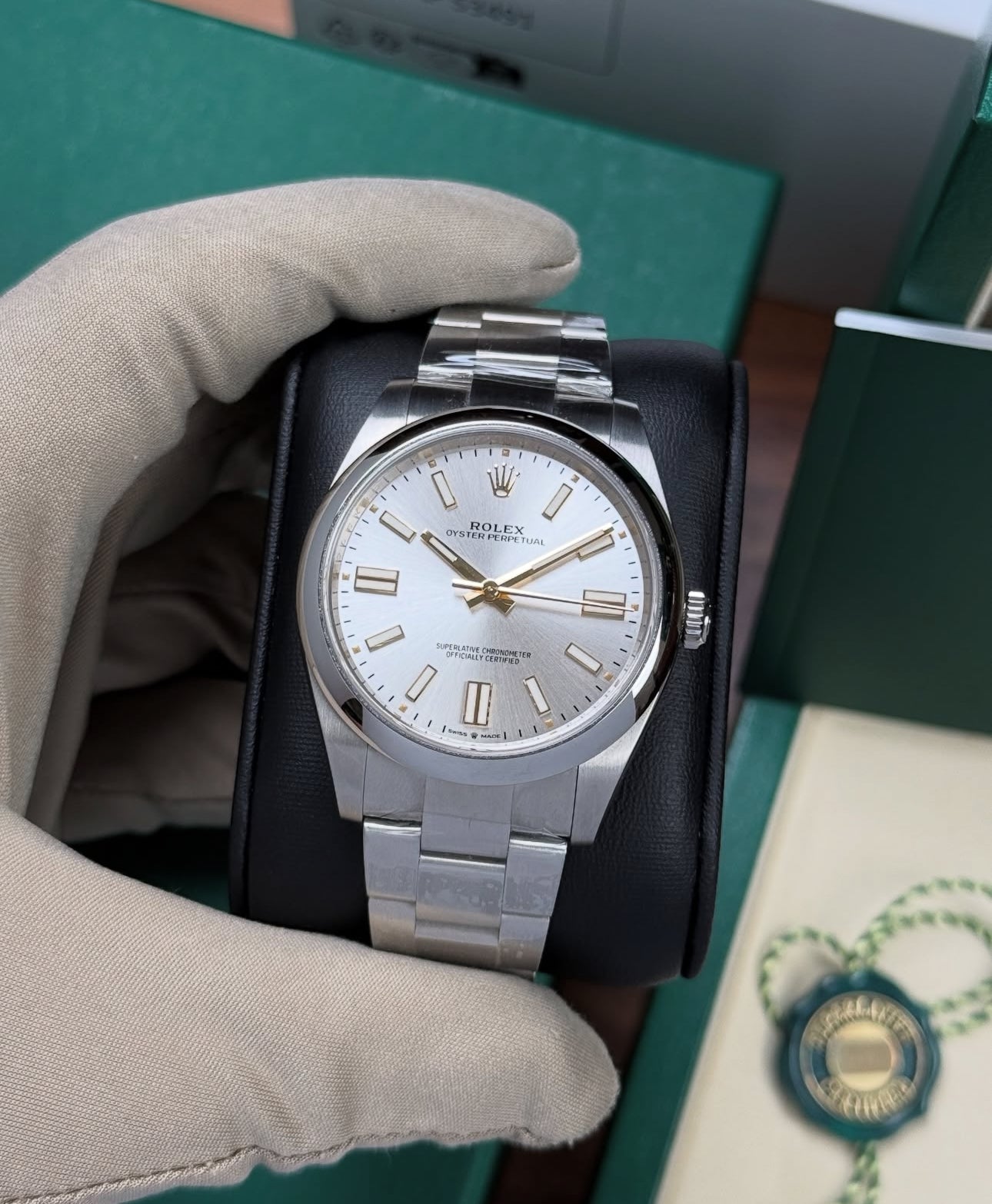 ROLEX OYSTER PERPETUAL SILVER DIAL 41MM