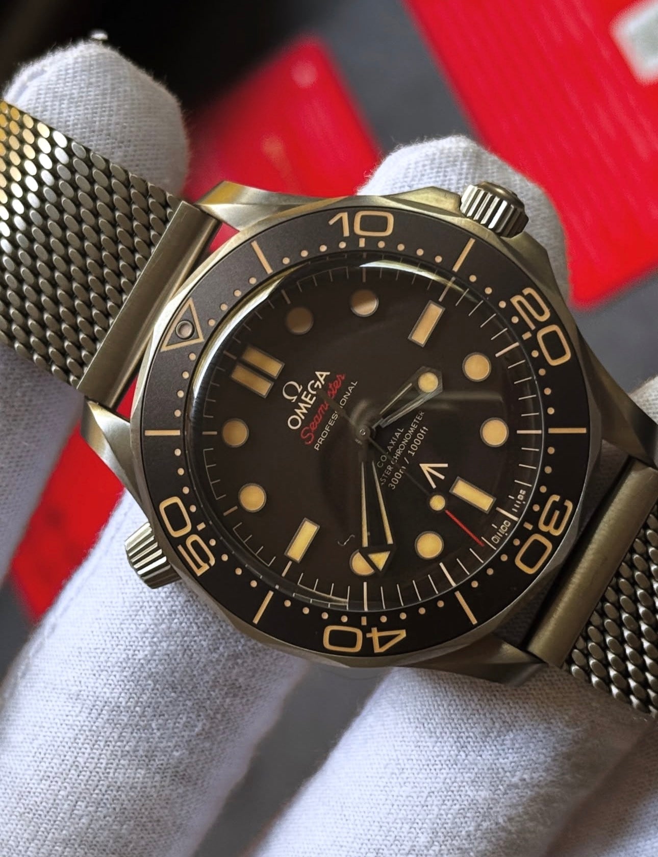 OMEGA JAMES BOND SEAMASTER DIVER 300M